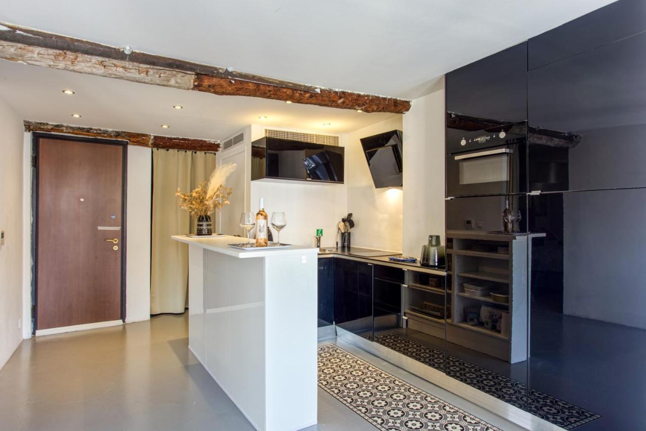 Ross 5- F2, Lumineux, Balcon, Loft, Clim, Vieux-Nice Luaran gambar